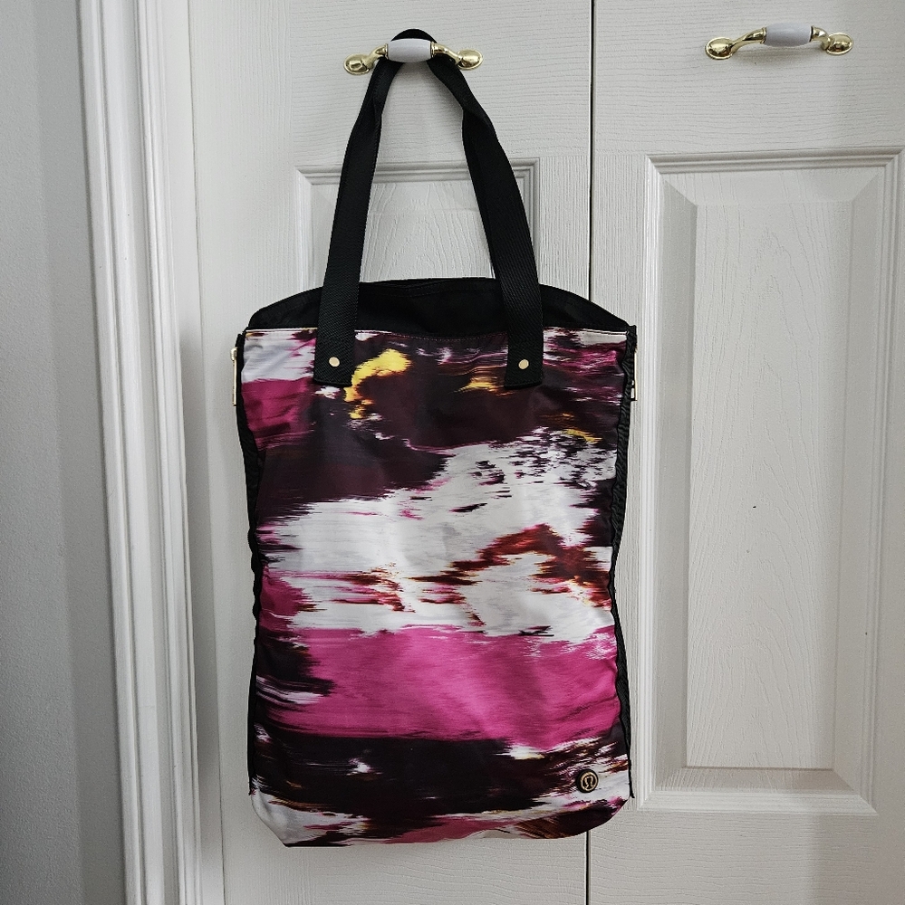 Lululemon Bring It Om Tote Expandable Yoga Bag